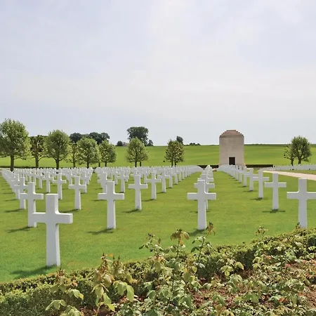 3 Bedroom Stunning In 펜션 Roisel