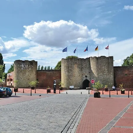 3 Bedroom Stunning In Roisel