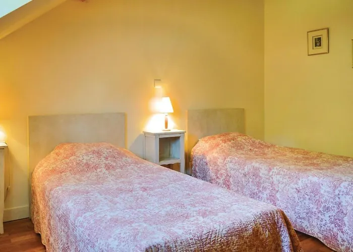 3 Bedroom Stunning In Casa vacanze Roisel